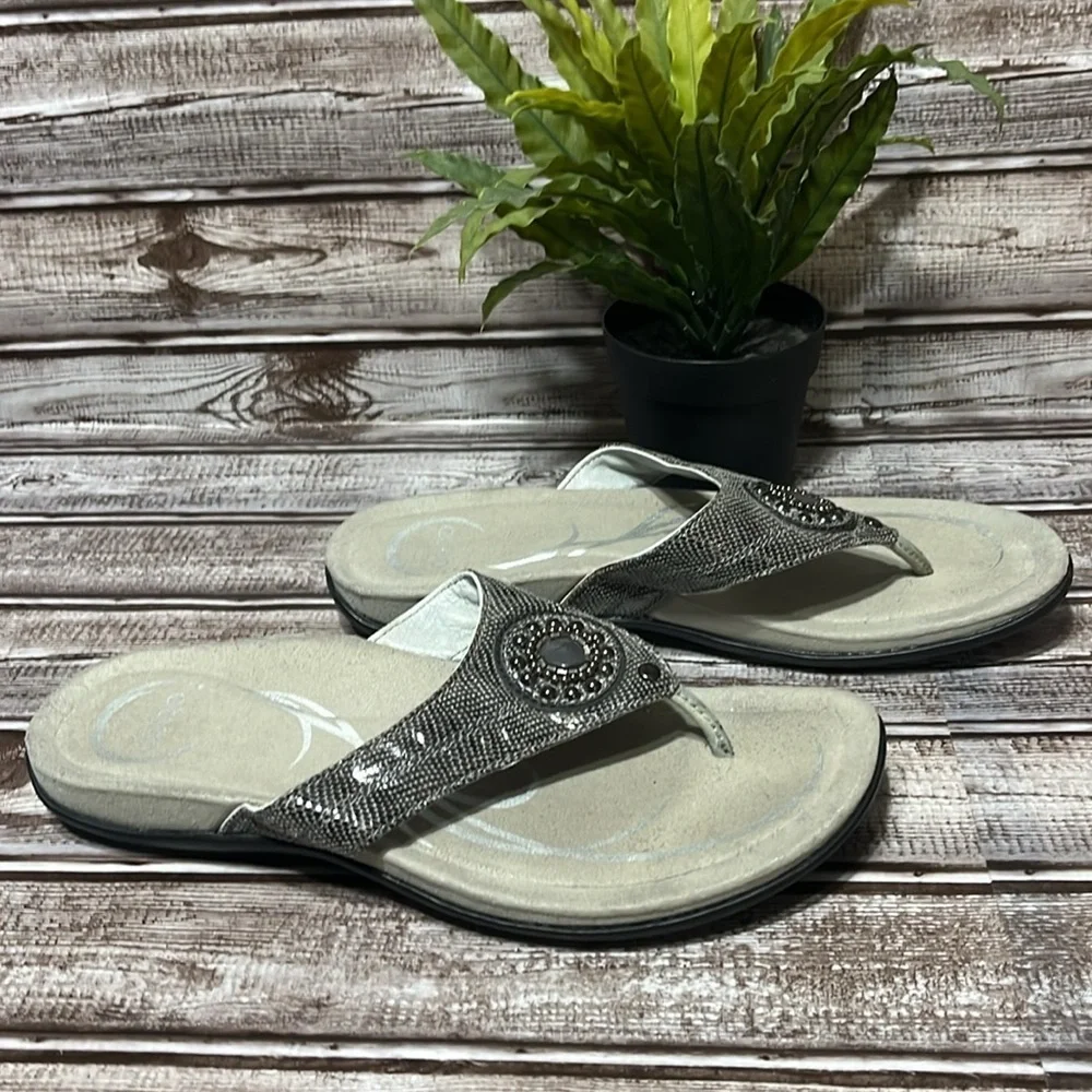 Obeo Brisa Elegant Black and Gray Beaded Women's Sandals Thong Size 9